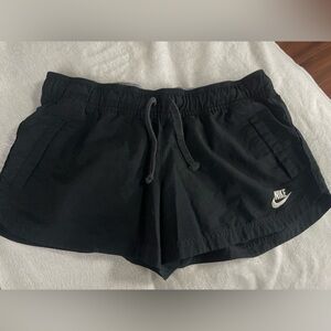 Nike Women's Sportswear Shorts - large (12/14)